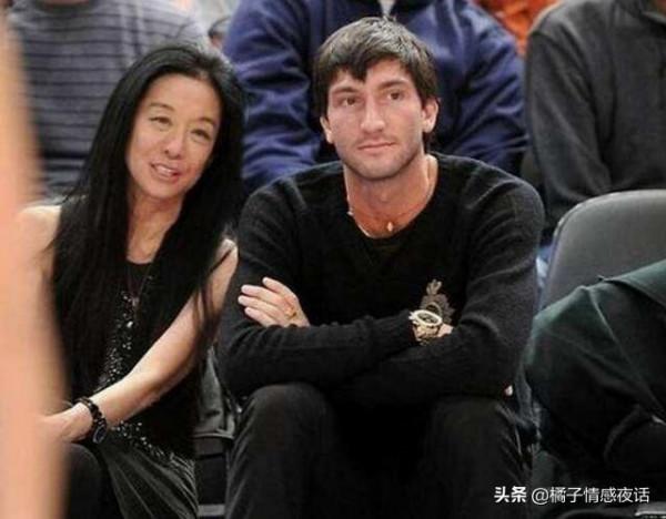 72歲“婚紗女王”王薇薇：離婚，蹦迪，泡小鮮肉，她才不是鄧文迪