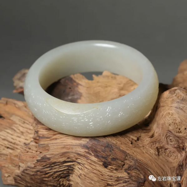 買玉鐲，如何挑選心儀款？看了心裡就有數