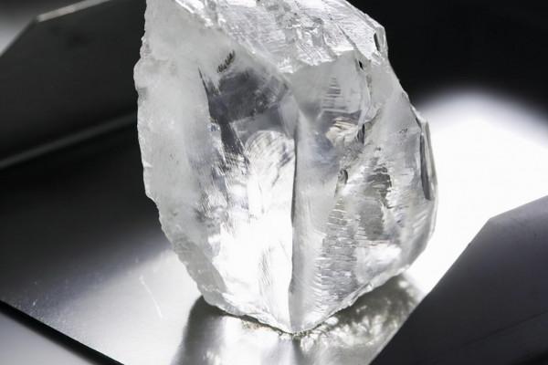 鑽石中發現罕見礦物,科學家:地球表面不可能存在? 鑽石中發現罕見礦物,科學家:地球表面不可能存在?