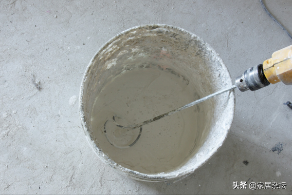 刮膩子的工人說膩子裡面要加膠水，真的是這樣嗎？有何貓膩？