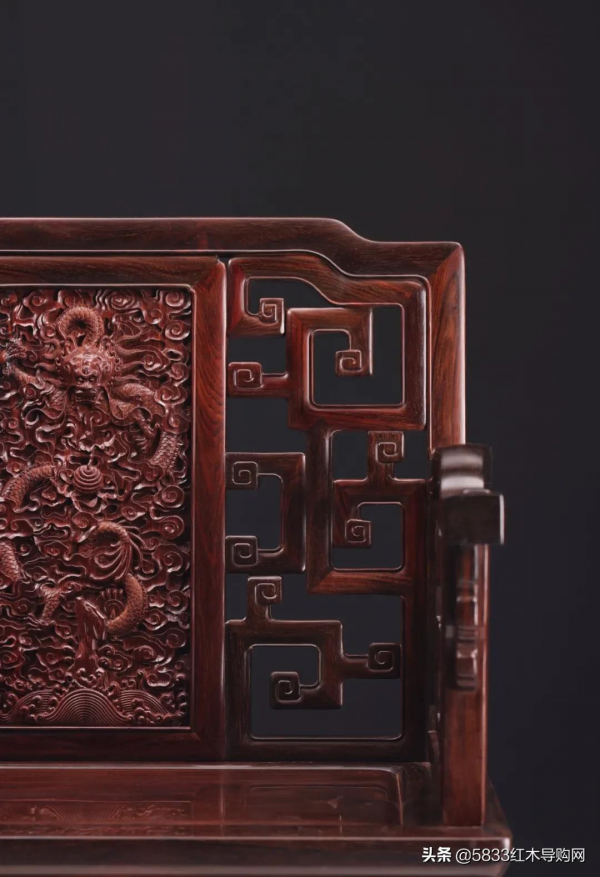 經典的清式紅木雲龍紋扶手椅擺在客廳好看嗎？