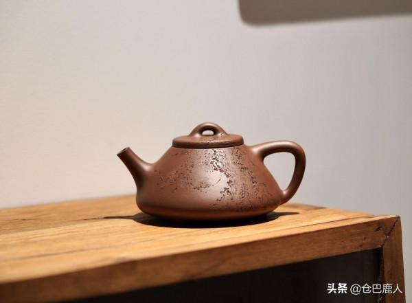 松針刻繪石瓢「風霜幾度·雲頂問松」 松針刻繪石瓢「風霜幾度·雲頂問松」