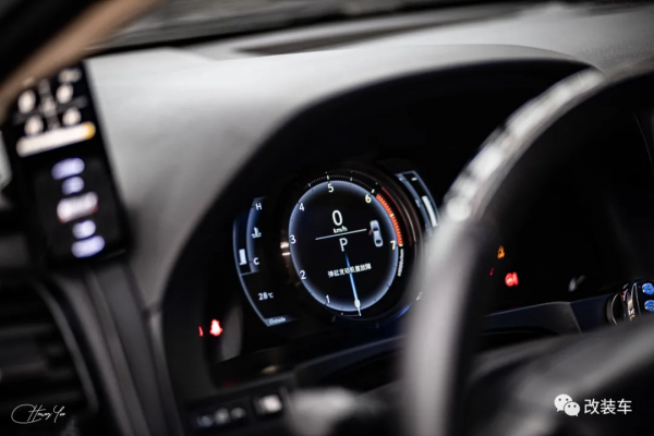 是什麼讓妹子上車後都說好？14代皇冠移植日規件融合雷克薩斯內飾