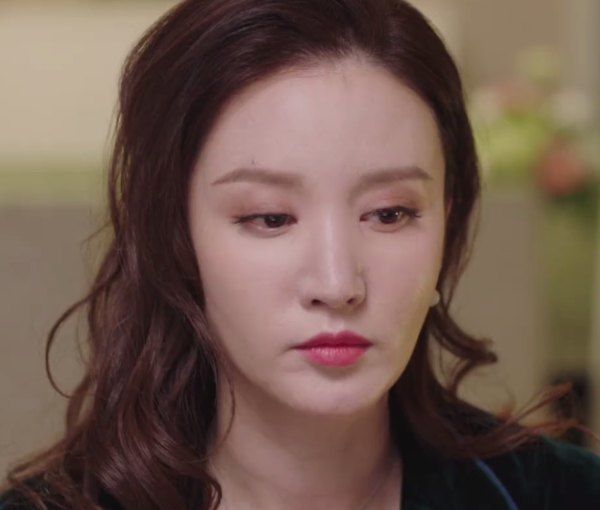 《突圍》四個80後女神，不但都是演技派，而且還有兩個女霸總