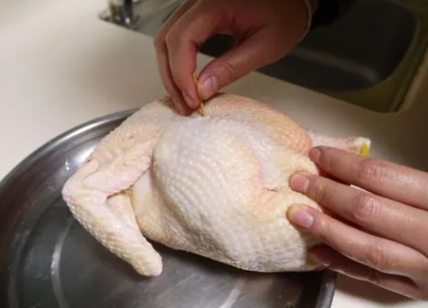 山東美女開館子，靠一鍋海鹽掙大錢，3年開起8家店