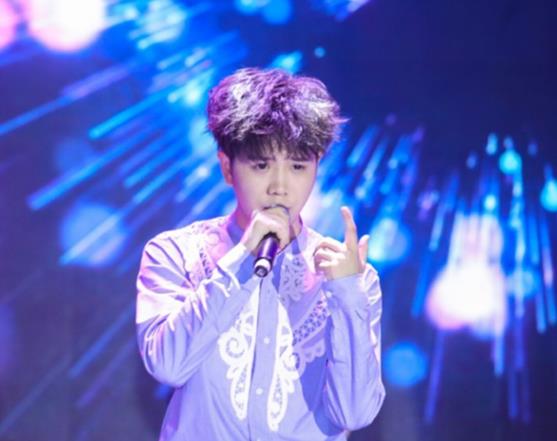 23歲網紅郭聰明因病退圈！病情惡化全身顫抖，剛與薛之謙合作