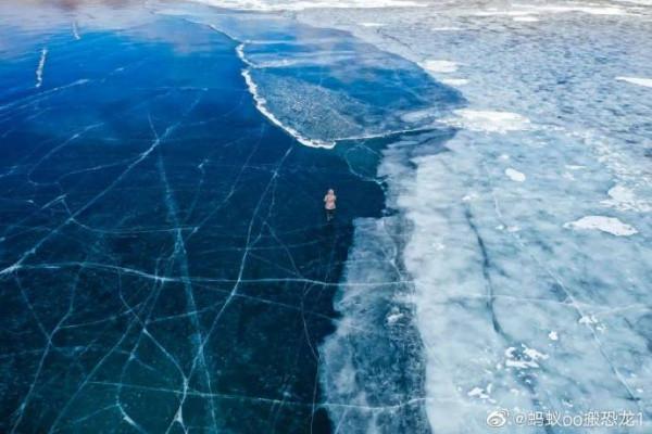 想欣賞“藍冰”奇景不用去貝加爾湖了，西南邊陲普莫雍錯驚豔你