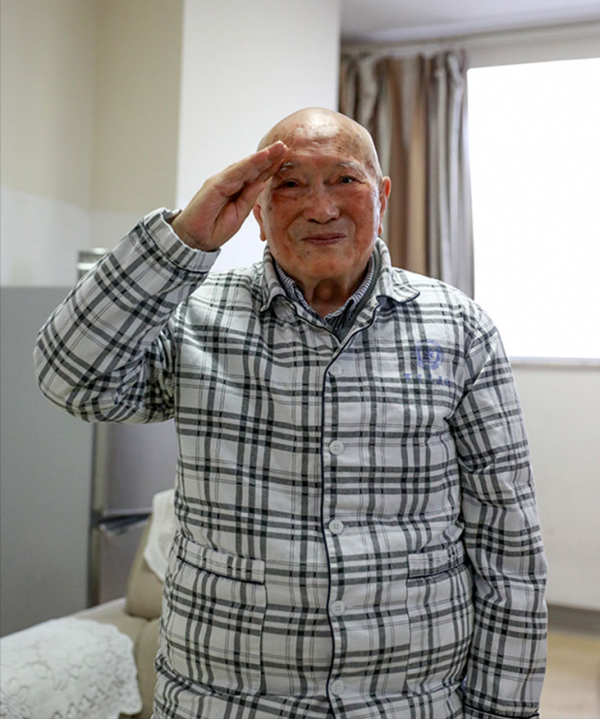 湖南農民拿出一欠條,76年前借給賀龍420大洋,如今國家該還多少? 湖南農民拿出一欠條,76年前借給賀龍420大洋,如今國家該還多少?