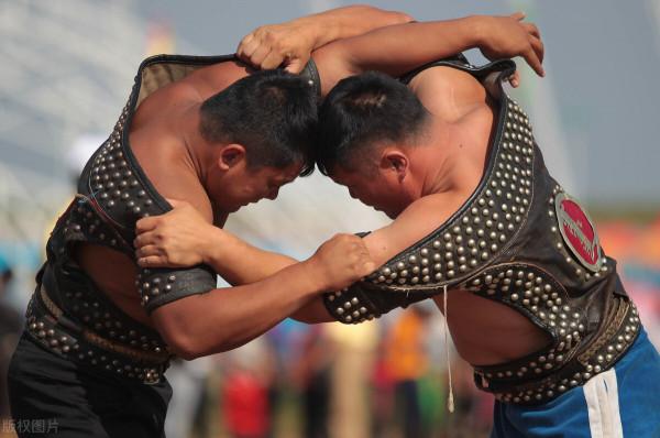 UFC技術迭代：奇馬耶夫打法太無解！李景亮下一步該怎麼辦？