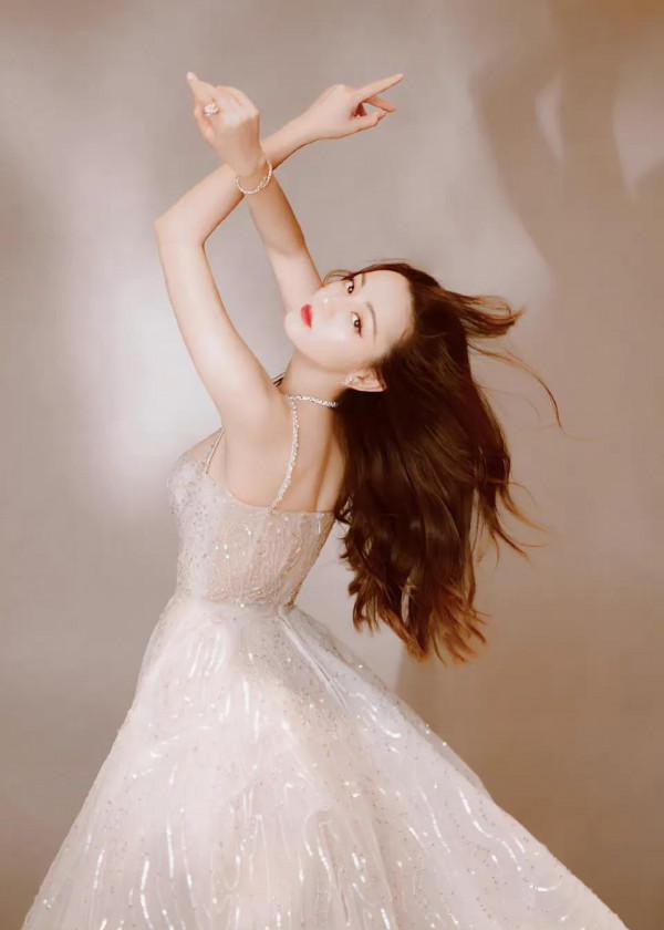 迪麗熱巴，越看越喜歡