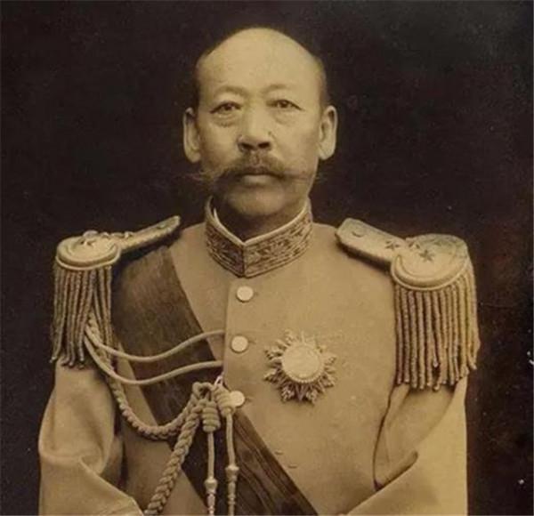 曹錕賄選總統,四姨太劉鳳瑋瞧不上,帶兒子離開:以後倒黴別找我 曹錕賄選總統,四姨太劉鳳瑋瞧不上,帶兒子離開:以後倒黴別找我