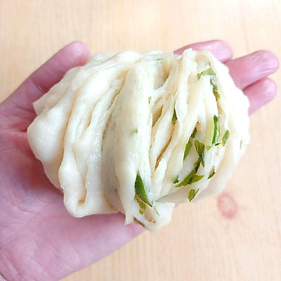 飯店的香蔥花捲為什麼那麼好吃,主要是多了這一步 飯店的香蔥花捲為什麼那麼好吃,主要是多了這一步