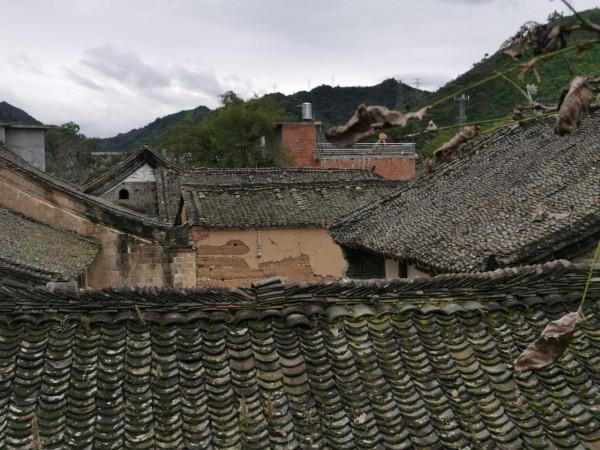 誰能想到,這兩三米高的土疙瘩,就是歷史上著名的“百二秦關” 誰能想到,這兩三米高的土疙瘩,就是歷史上著名的“百二秦關”