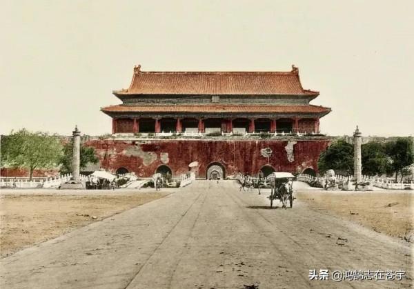 清末照片:儲秀宮的宮女,珠江上的花船,壯漢揹著洋太太遊山觀水 清末照片:儲秀宮的宮女,珠江上的花船,壯漢揹著洋太太遊山觀水