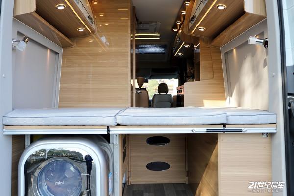 衛航全新配色邁阿密藍，情懷還是創新？實拍V590藍色進化版房車