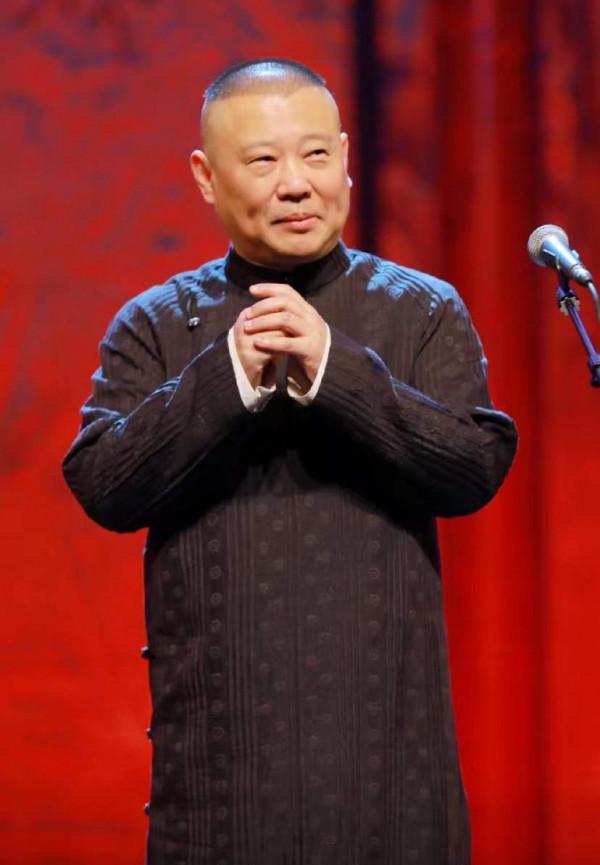 與郭德綱勢不兩立甚至對薄公堂，師徒反目究竟誰對誰錯？