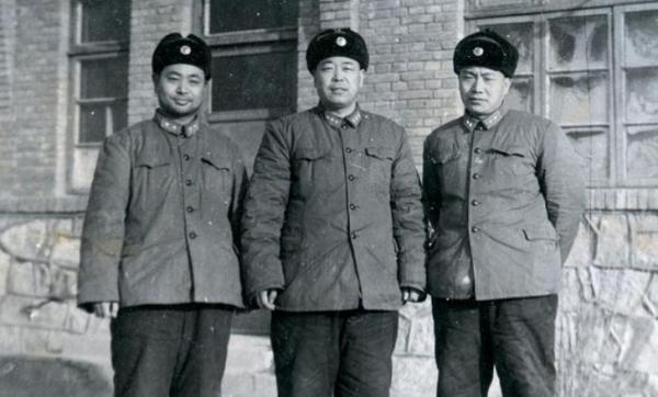 敵偵察機犯境窺探,空軍卻無能為力,毛主席:一定要把它揍下來 敵偵察機犯境窺探,空軍卻無能為力,毛主席:一定要把它揍下來