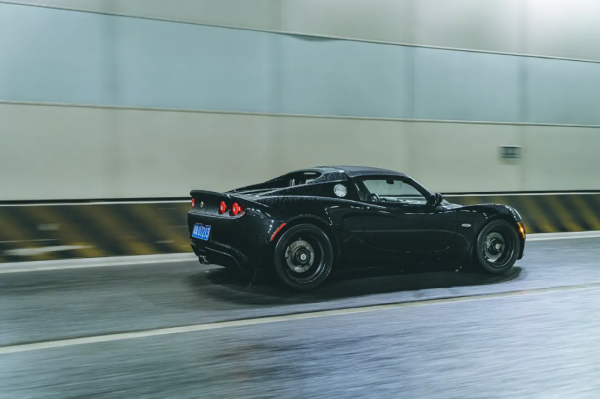 路特斯Elise,男人的“健身房” 路特斯Elise,男人的“健身房”