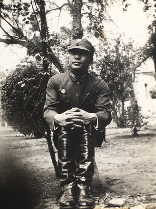 國軍高官發現妻子是紅色特工，不知咋辦，妻：有機會讓你見周恩來