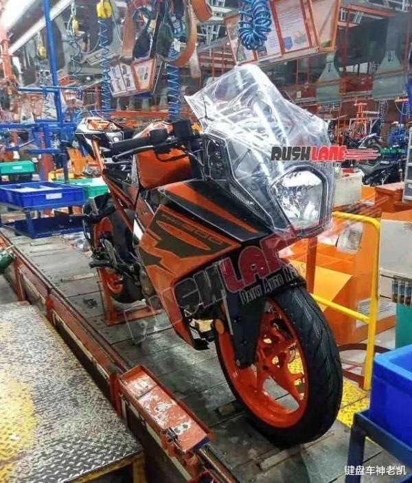 KTM入門小跑車也要換臉,RC125/RC200路試諜照曝光 KTM入門小跑車也要換臉,RC125/RC200路試諜照曝光