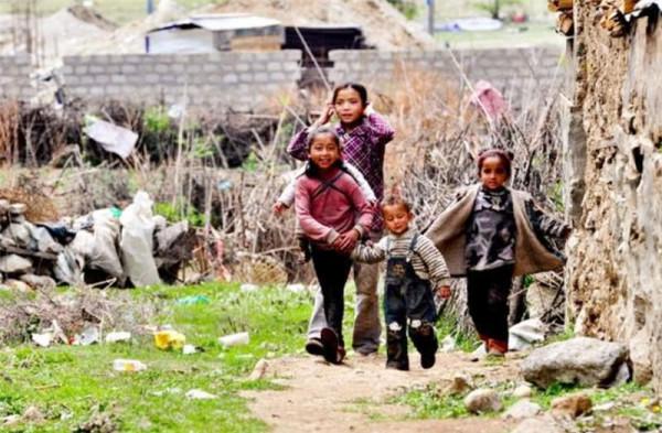 流浪200年,2003年達曼人終於加入中國國籍,如今家家懸掛五星紅旗 流浪200年,2003年達曼人終於加入中國國籍,如今家家懸掛五星紅旗