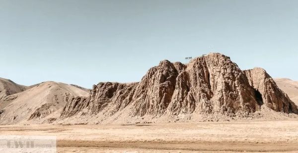 兩個人，一輛車，阿里北線無人區穿越