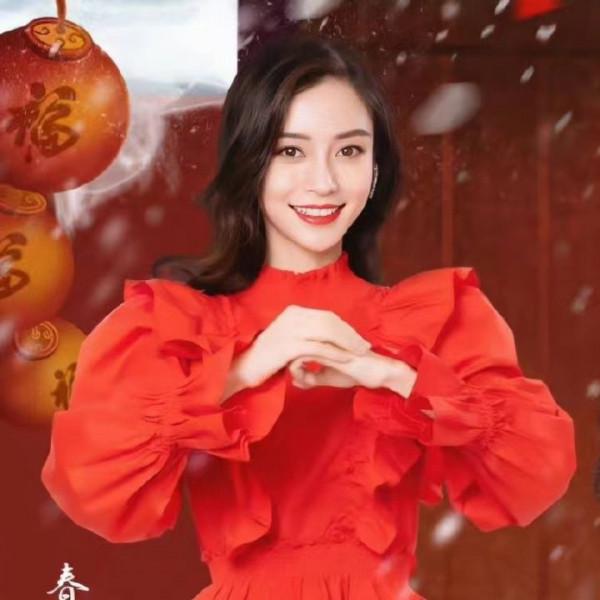 Baby這次終於不被罵了！成北京春晚代言人，穿粉色套裝可愛爆棚