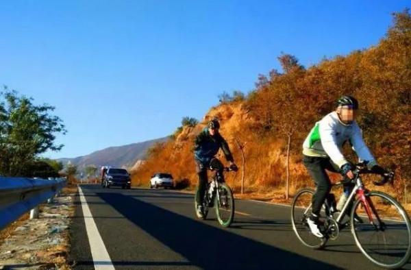 秋季京西這條路，美得如同斑斕的油畫