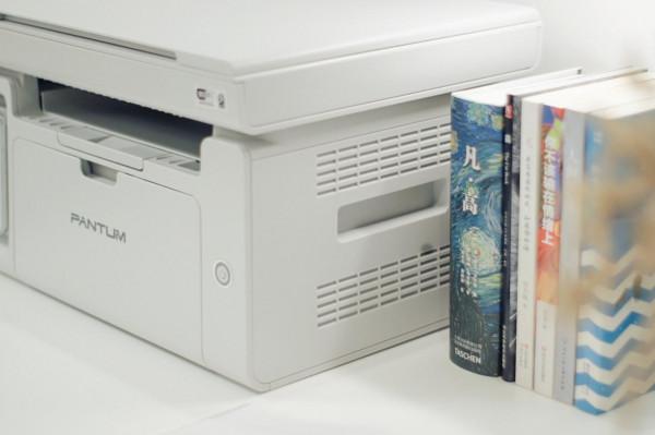 宅家辦公超強輔助：一機多用的奔圖M6202W印表機體驗