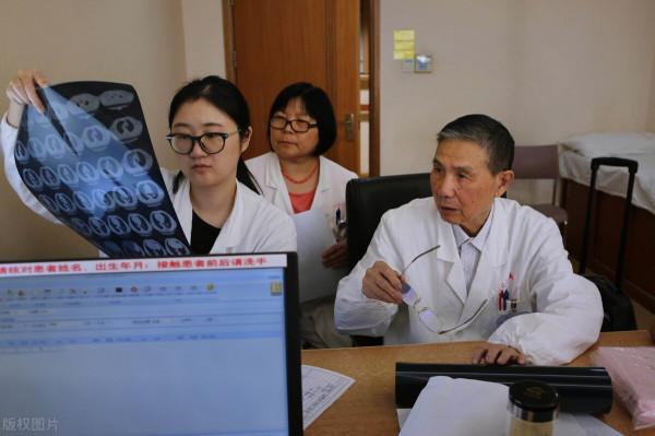 孝順兒女想知道：怎樣打退“李鬼”，向老人科普正確養生理念？