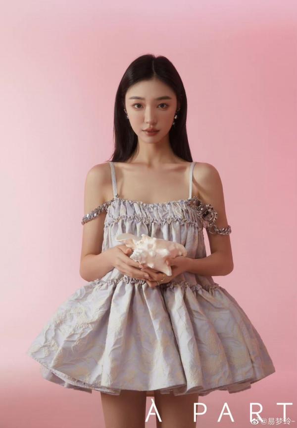 易夢玲的純欲風格到底有多吸引人？