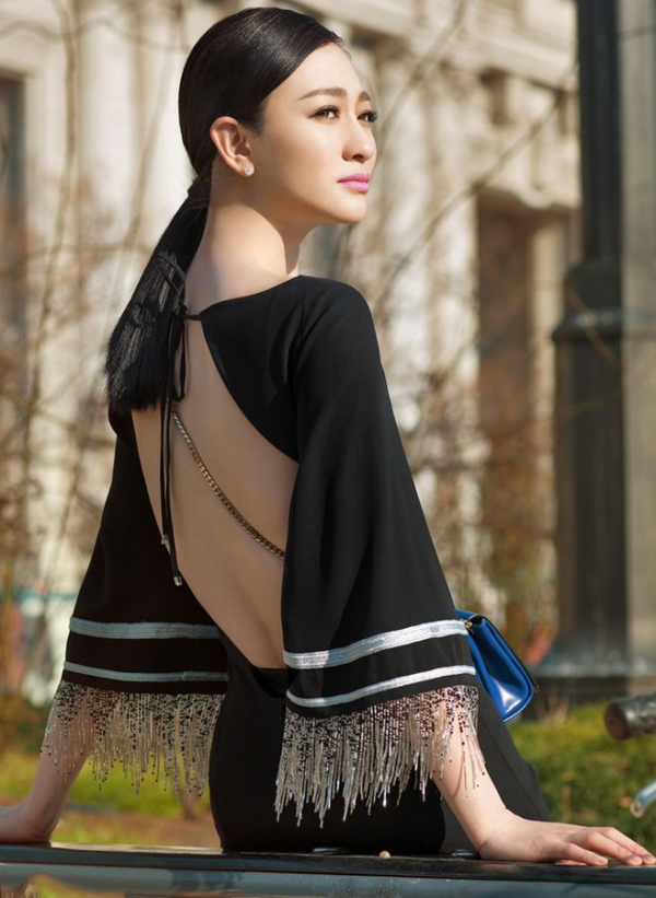 6位中年女星背影殺：年近半百仍似少女，胖一絲累贅、瘦一點沒味