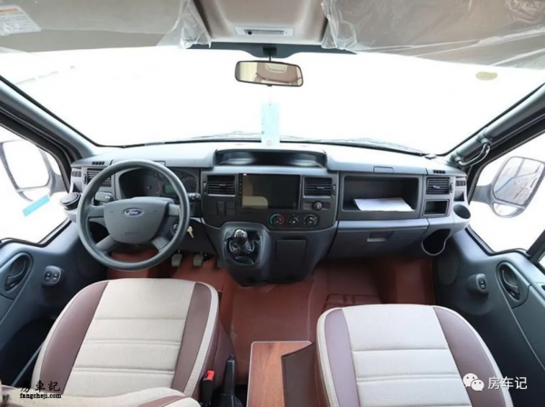 木紋和真皮的美妙體驗!專利設計加持!途酷酷旅行版房車 木紋和真皮的美妙體驗!專利設計加持!途酷酷旅行版房車