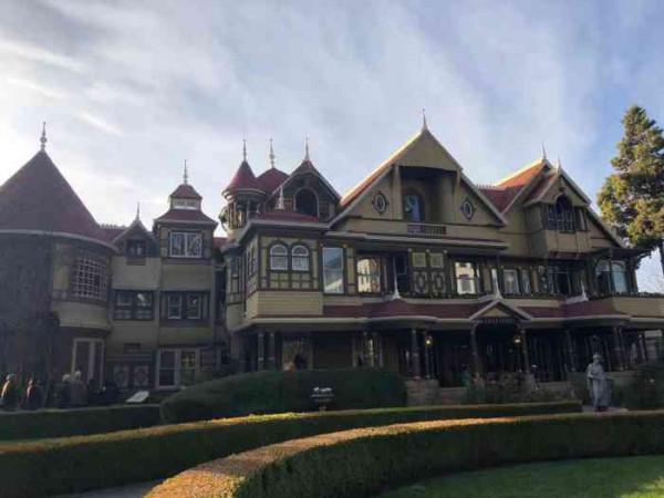 數十年未用過的廚房裡飄來雞湯的香味