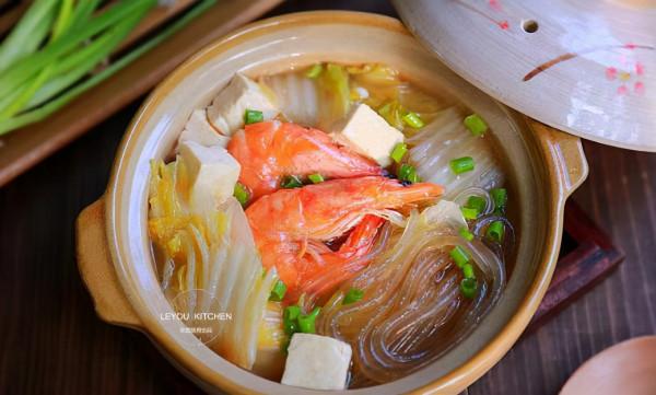 天冷了，煮一鍋粉兒，熱乎乎的，真香