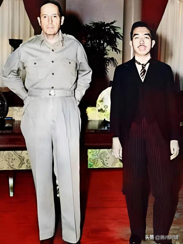 老照片：日本東京的地鐵，非洲的修女，英國首相官邸的丘吉爾