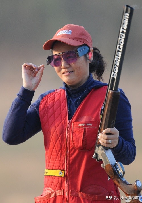 射擊冠軍張山的異國戀，相差11歲也擋不住愛情，洋老公為愛住中國
