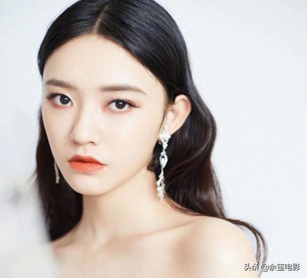 從“鄉土模特”到躋身一線，林允是如何一路逆襲的？