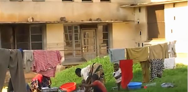 非洲醫院做手術，醫生就到點直接下班了