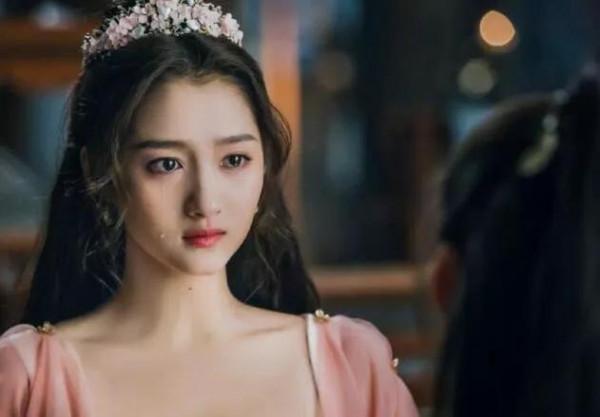 飯圈公主怪事多,票房不火,顏值翻車,七上春晚人氣不如逃稅主播 飯圈公主怪事多,票房不火,顏值翻車,七上春晚人氣不如逃稅主播