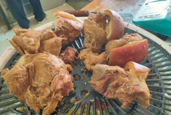 陝西縣城裡的小飯店，60年只賣4道菜，排隊半小時才能吃到