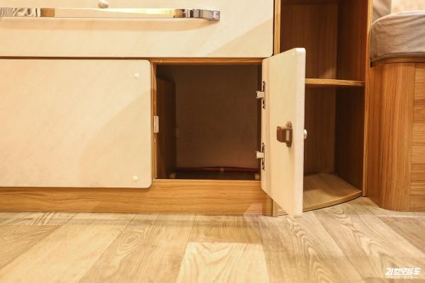 月薪7000就能買的拖掛房車！實拍卓美亞T420Z拖掛房車