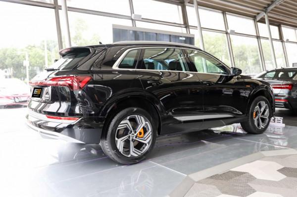 比進口版便宜10萬多 續航提升到500km 實拍一汽-大眾奧迪e-tron