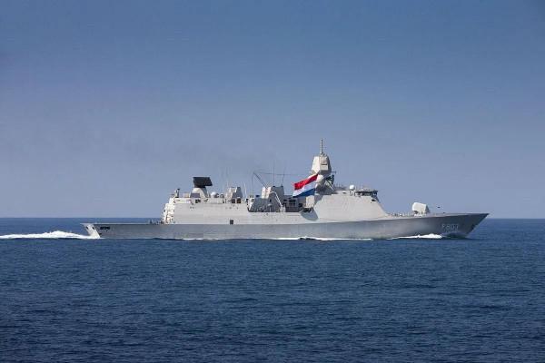 “七省”級護衛艦圖集（132圖）