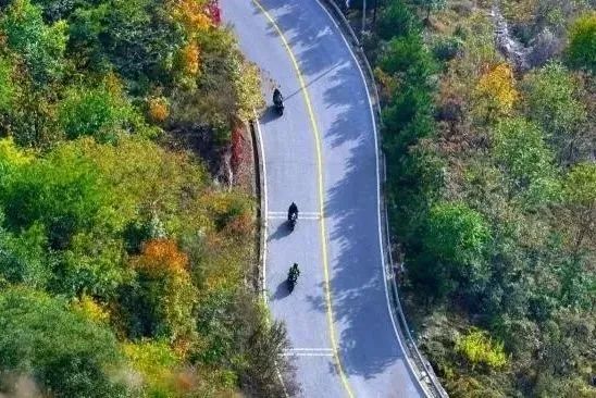 貫穿美景的靈魂公路,房山最“紅”賞秋打卡地 貫穿美景的靈魂公路,房山最“紅”賞秋打卡地