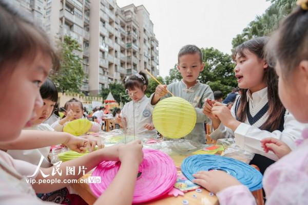 做燈籠 迎中秋 做燈籠 迎中秋