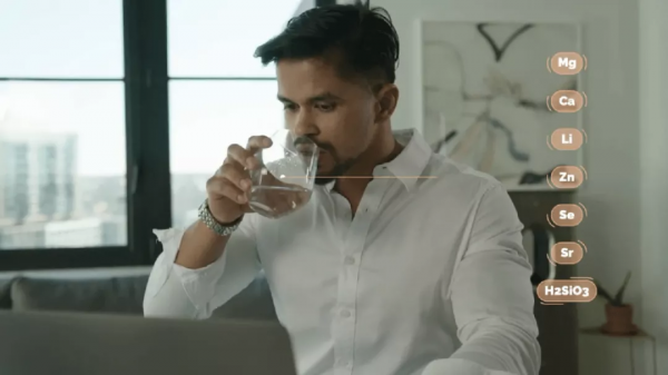 一臺神奇的飲水機～從空氣中取水，還是淨化器和除溼機