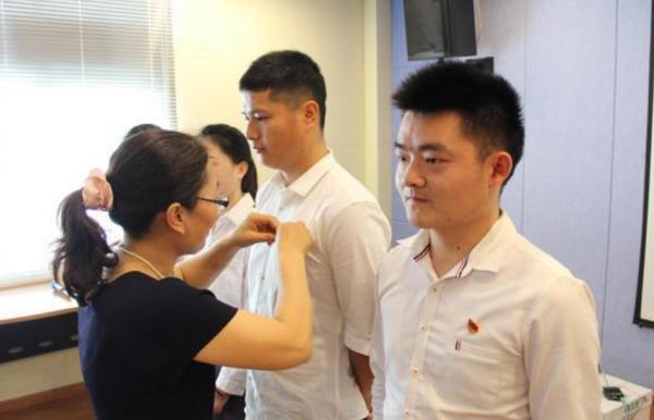 大學生入黨,決定權並不在輔導員手中,新生提前瞭解沒壞處 大學生入黨,決定權並不在輔導員手中,新生提前瞭解沒壞處