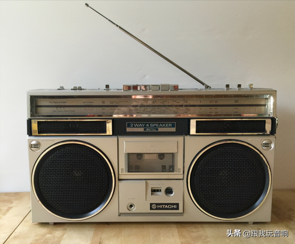 介紹一款日本進口的Hitachi TRK-7250E 行動式收音機-盒式錄音機 介紹一款日本進口的Hitachi TRK-7250E 行動式收音機-盒式錄音機