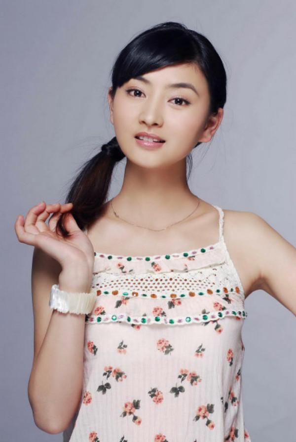 甄嬛傳播出前無人看好，孫儷被質疑扮嫩，網友希望佟麗婭演甄嬛